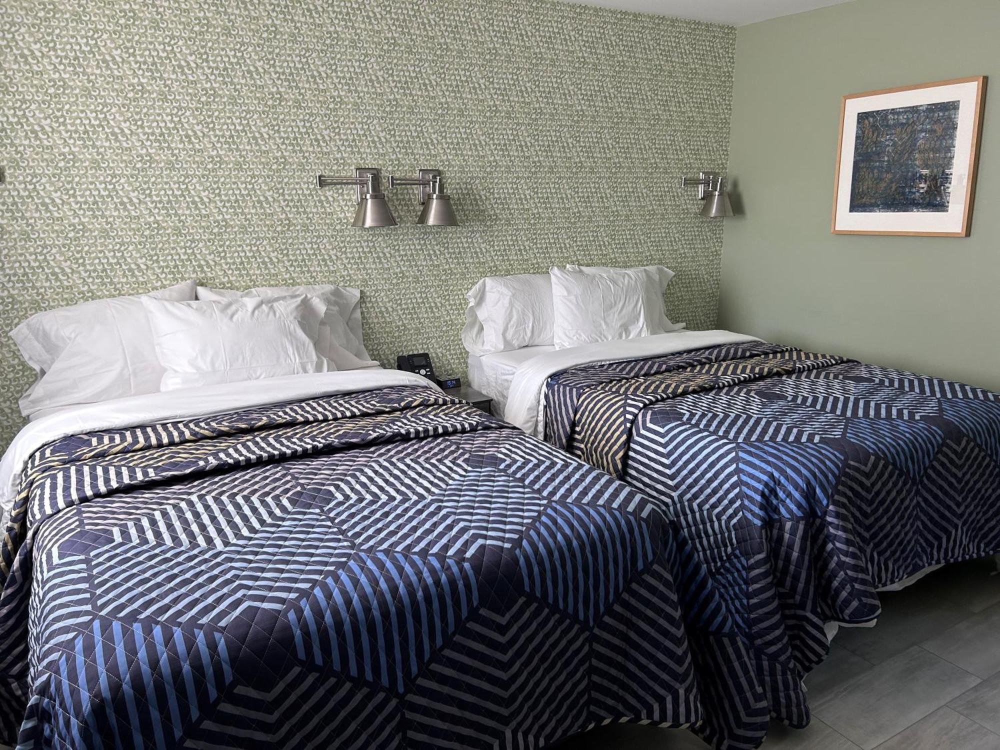 Wolastoq Inn And Suites Houlton ภายนอก รูปภาพ